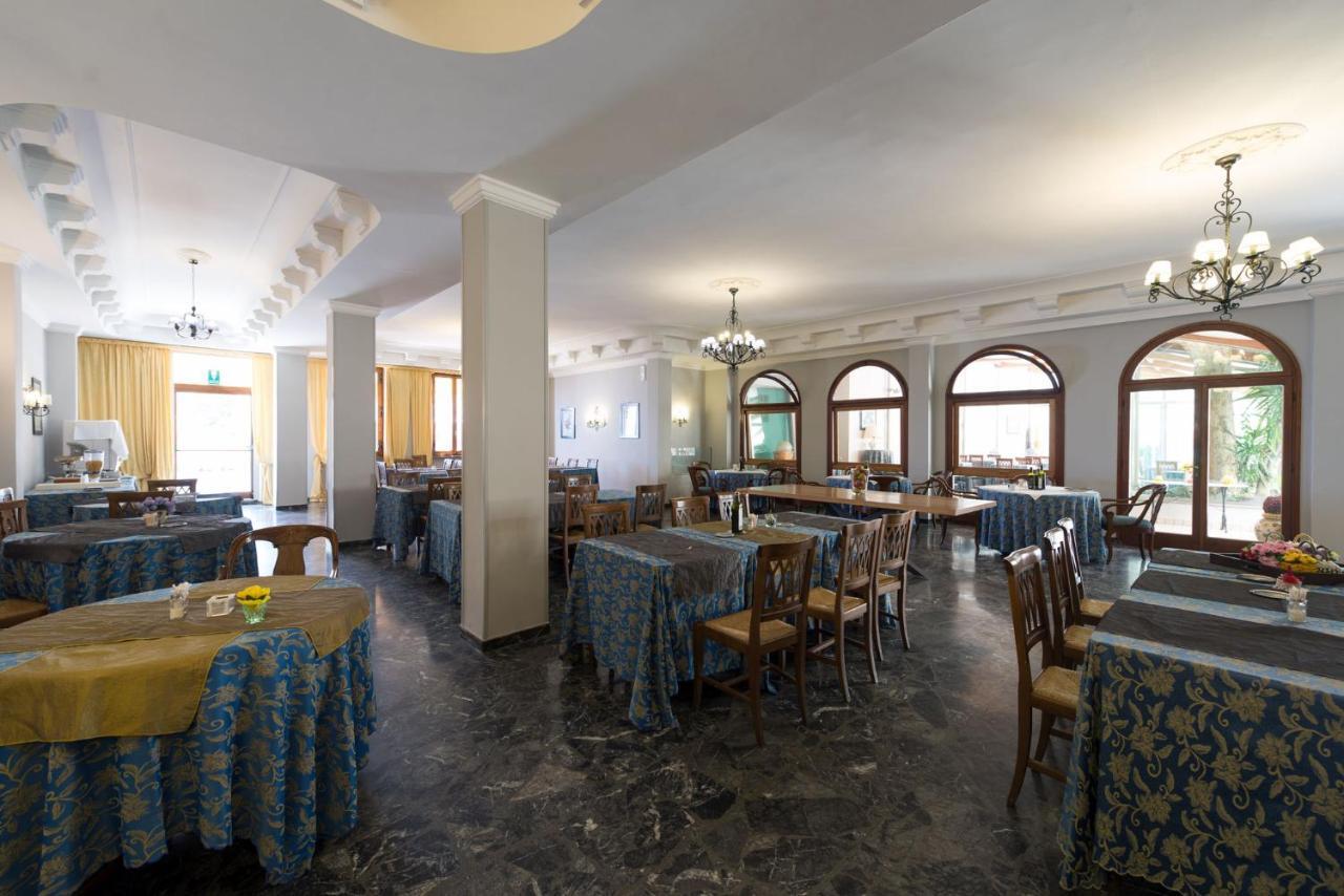 Corallo Hotel 3*